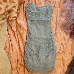 This is a scrunchie dress size 6